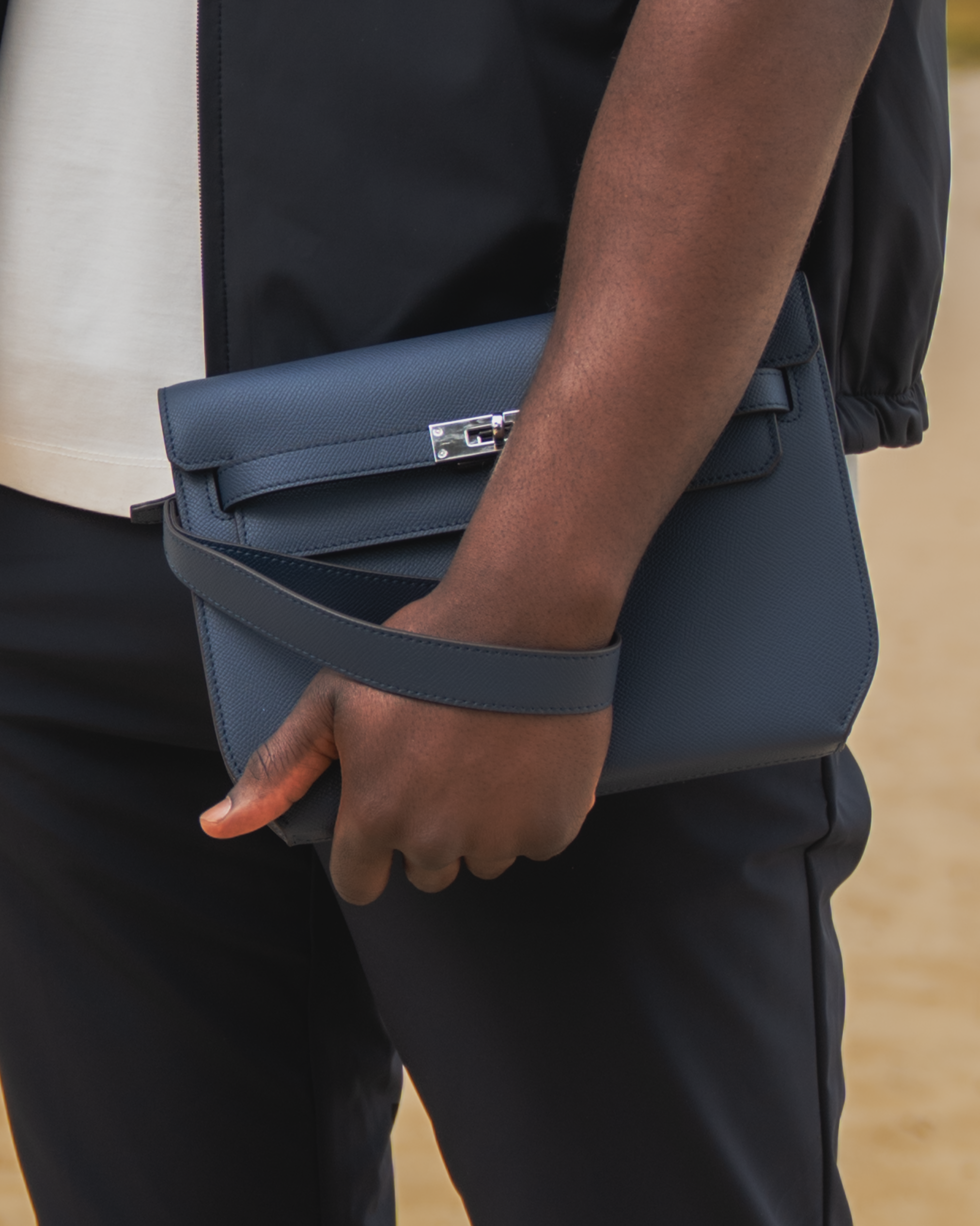 VERSA NAVY SIGNATURE BAG