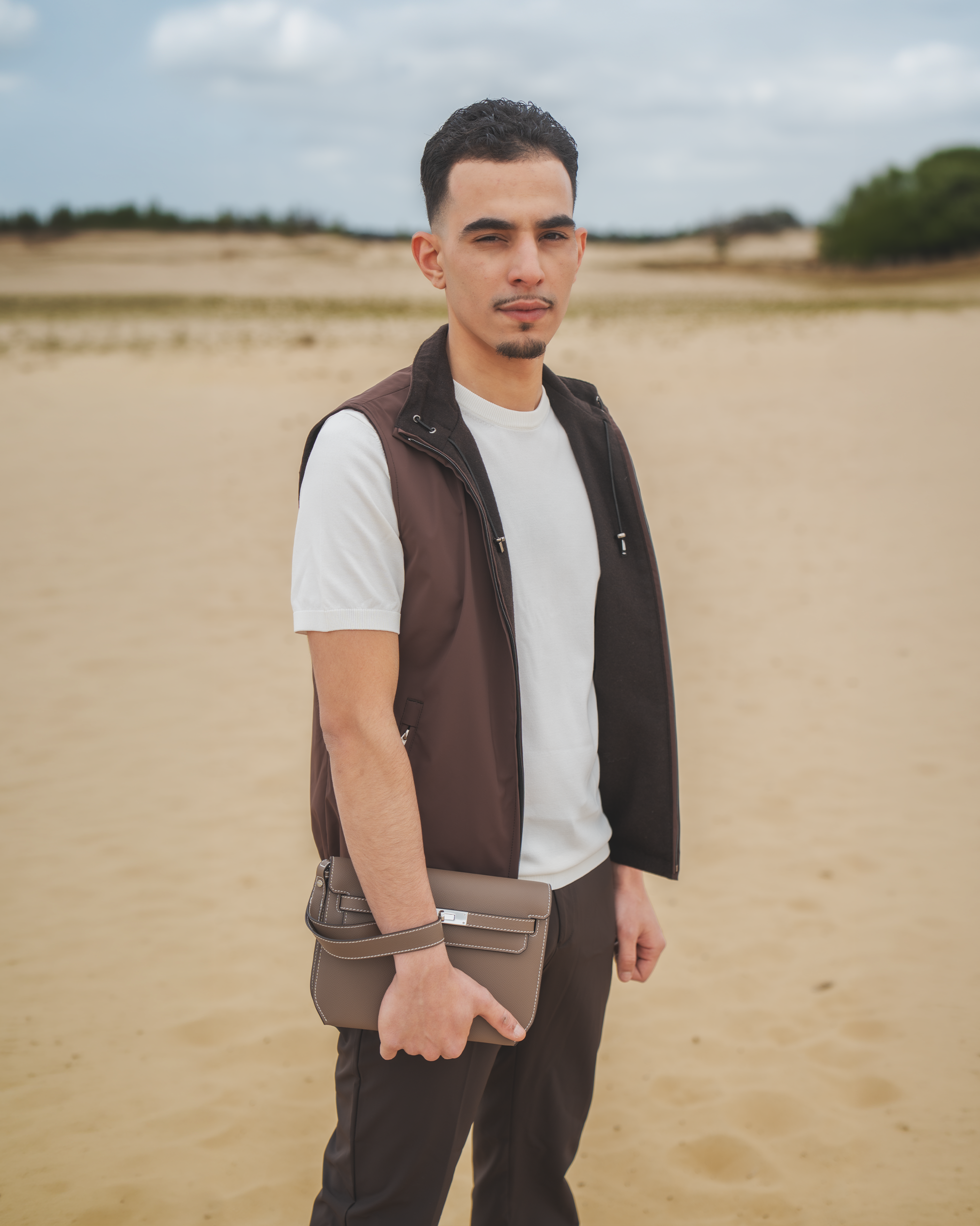 VERSA TAUPE SIGNATURE BAG