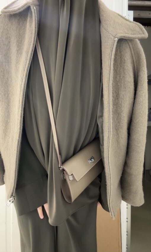 Signature clutch